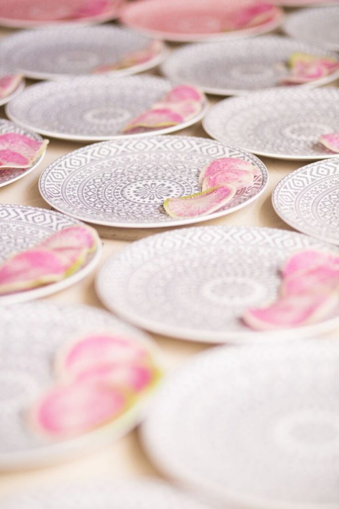 Decorative plates with flower pedals