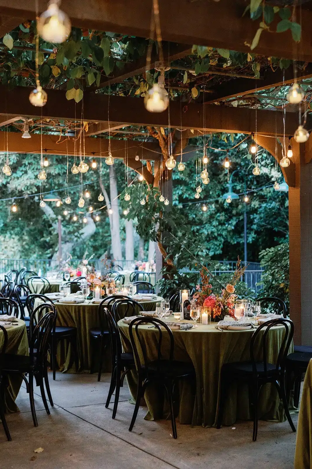 tableware and linen matching event theme