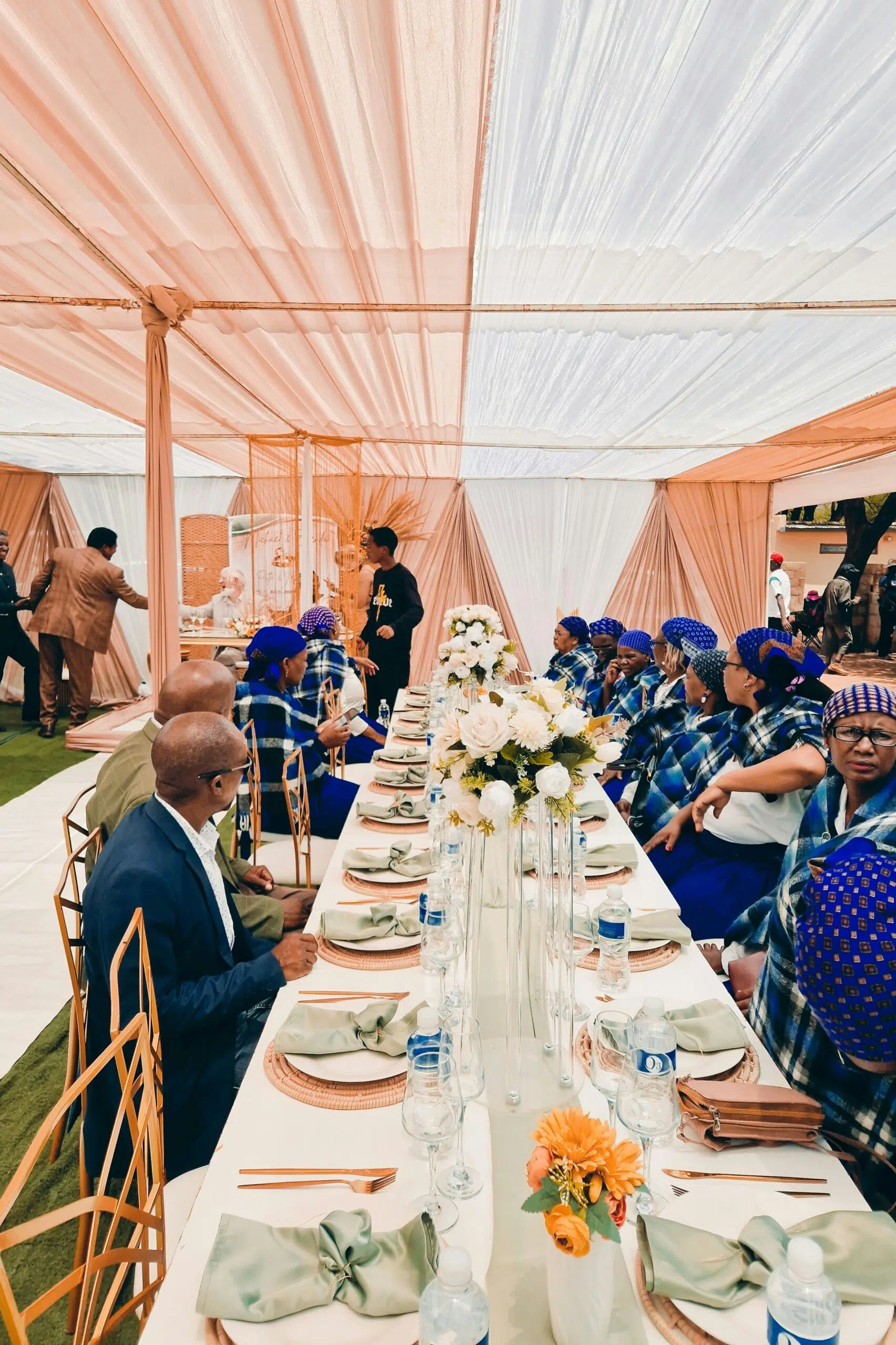 seating arrangement according to tented event type
