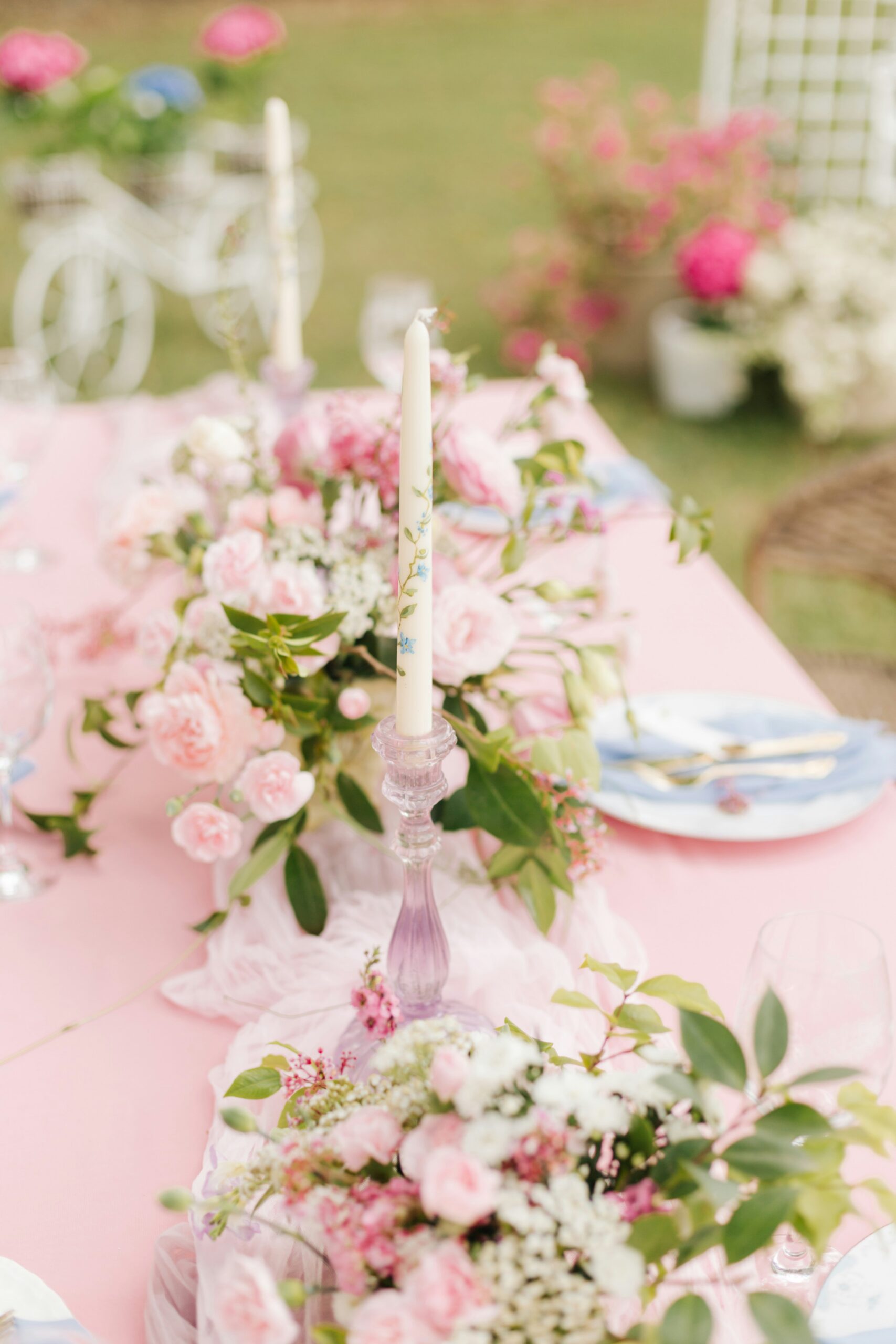 Statement wedding tablecloths pink color
