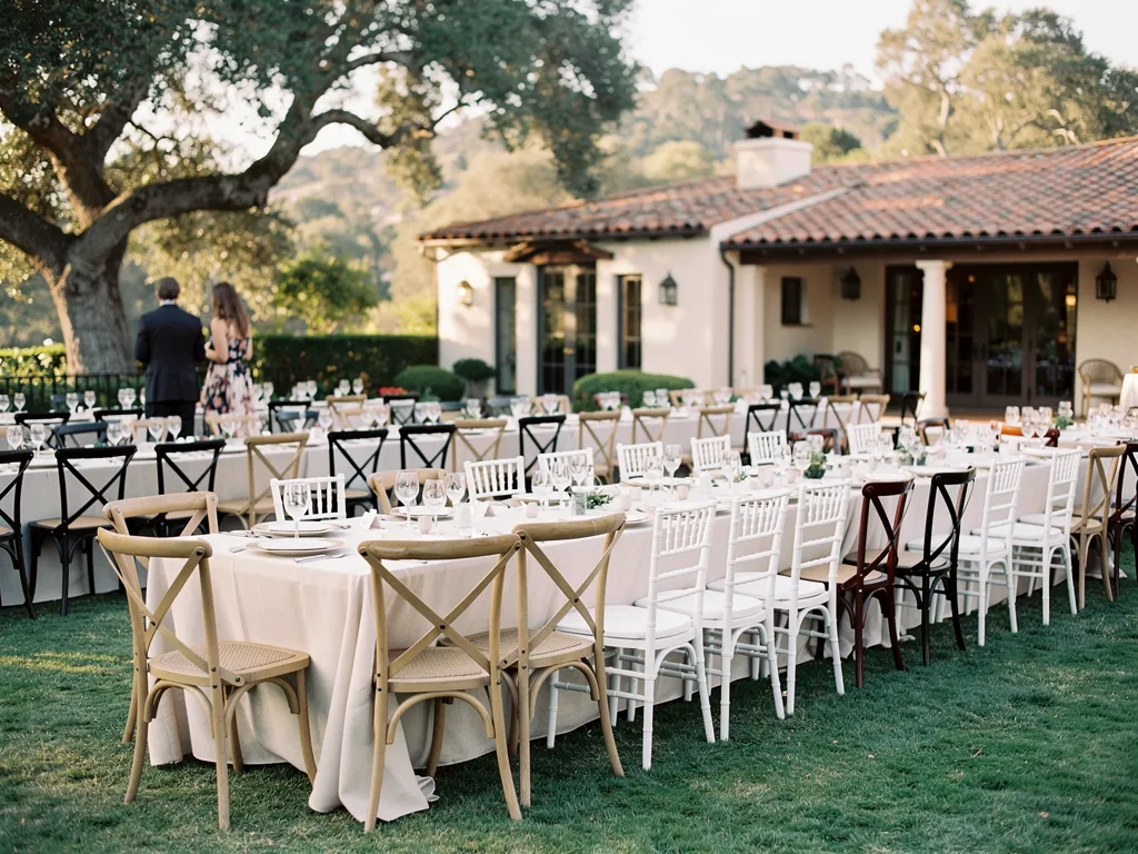 How to Choose Chairs for an Estate Reception